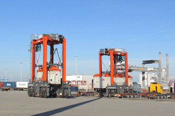 liebherr-straddle-carriers-340s-ect-rotterdam_img_560x375